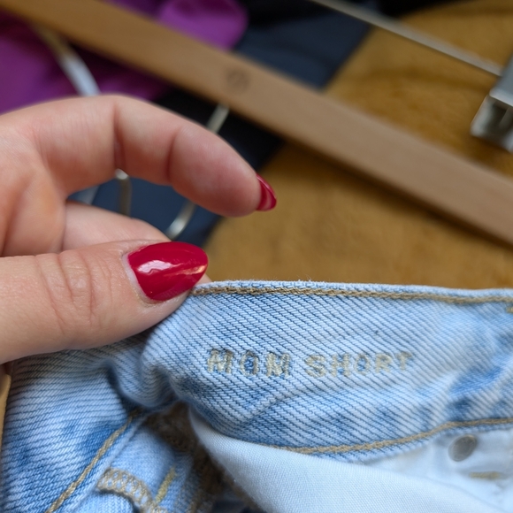 American Eagle Outfitters Light Blue Ripped Jean Shorts Mom Shorts Size 2 - Picture 5 of 7